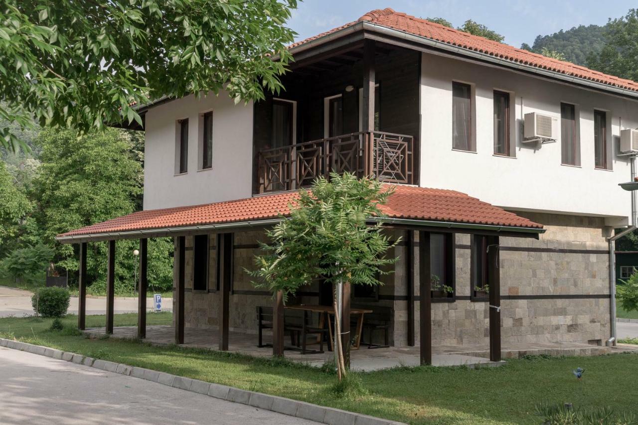 Ostrova Holiday Village Beli Osum Ngoại thất bức ảnh
