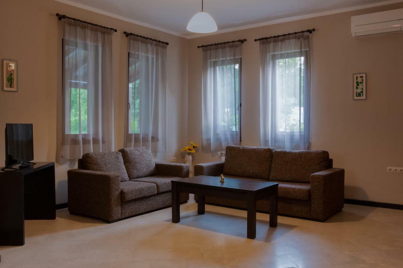 Ostrova Holiday Village Beli Osum Ngoại thất bức ảnh